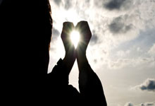 如何进行股票投资选择:比较好的股票平台-9月2日国内四大证券报纸、重要财经媒体头版头条内容精华摘要